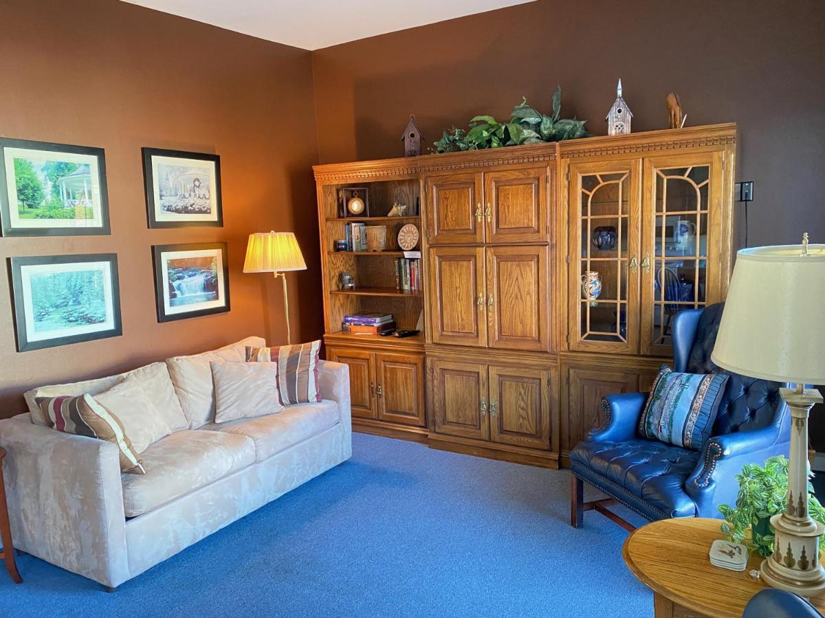 Bristol Suites Экстерьер фото